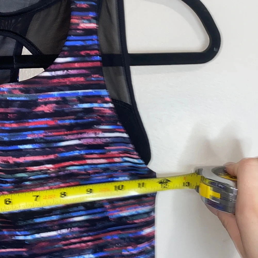 🪿Adorable Lululemon sports bra/ top! - Picture 5 of 7
